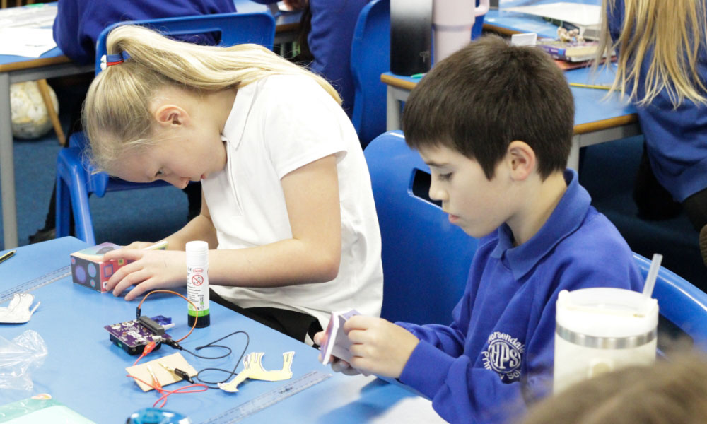 Kitronik Lesson in a Box - Craft & Code for the BBC micro:bit | Buy in ...