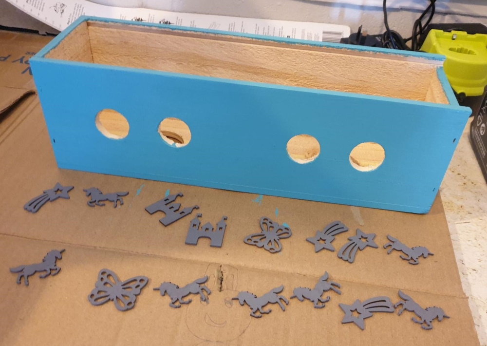 painted-decorations-and-box painted-decorations-and-box