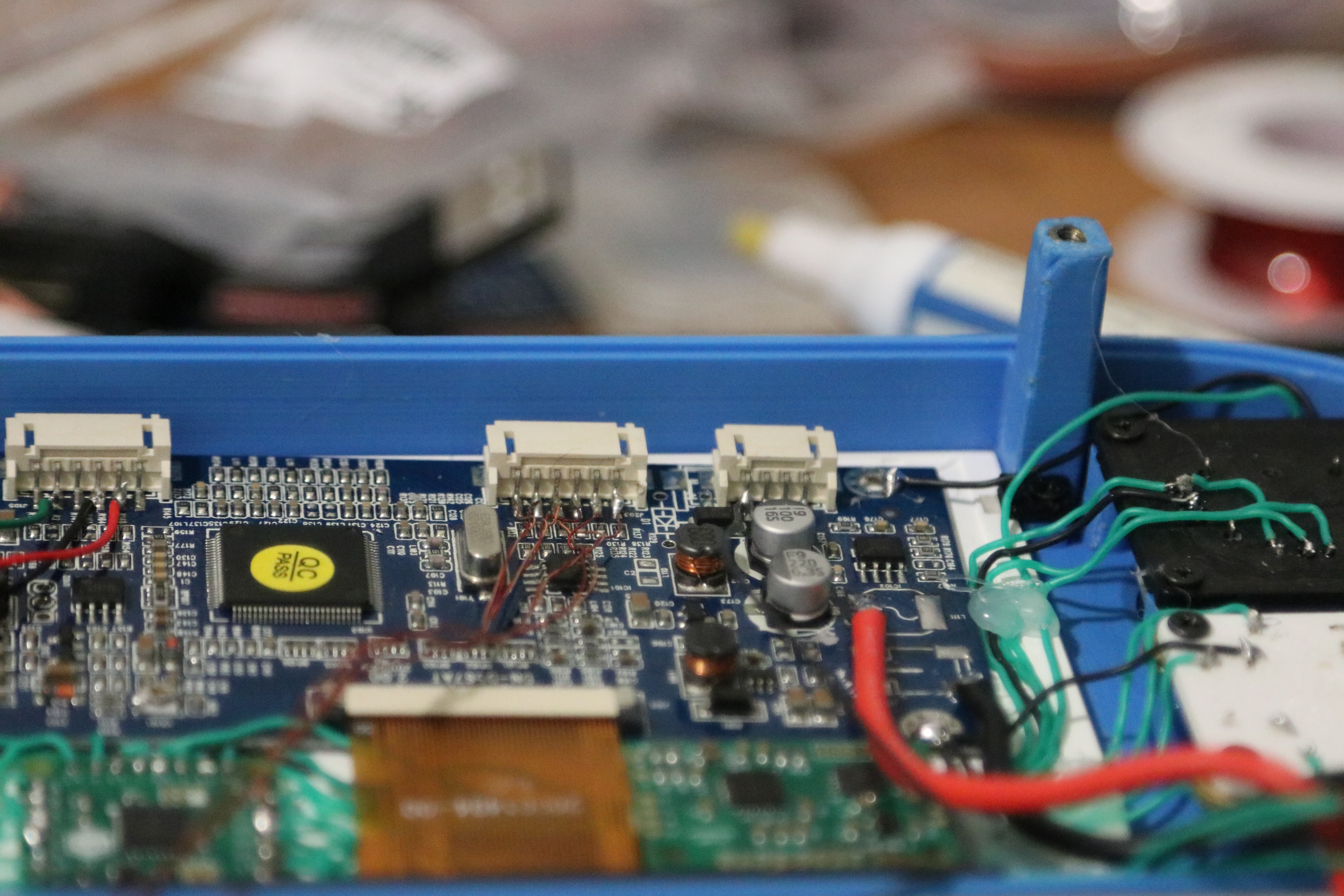 Magnet Wire to the VGA display Port of the Screen